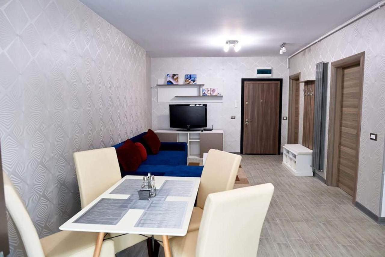 Blue Apartment In Spa N Pool Beach Resort Năvodari Extérieur photo