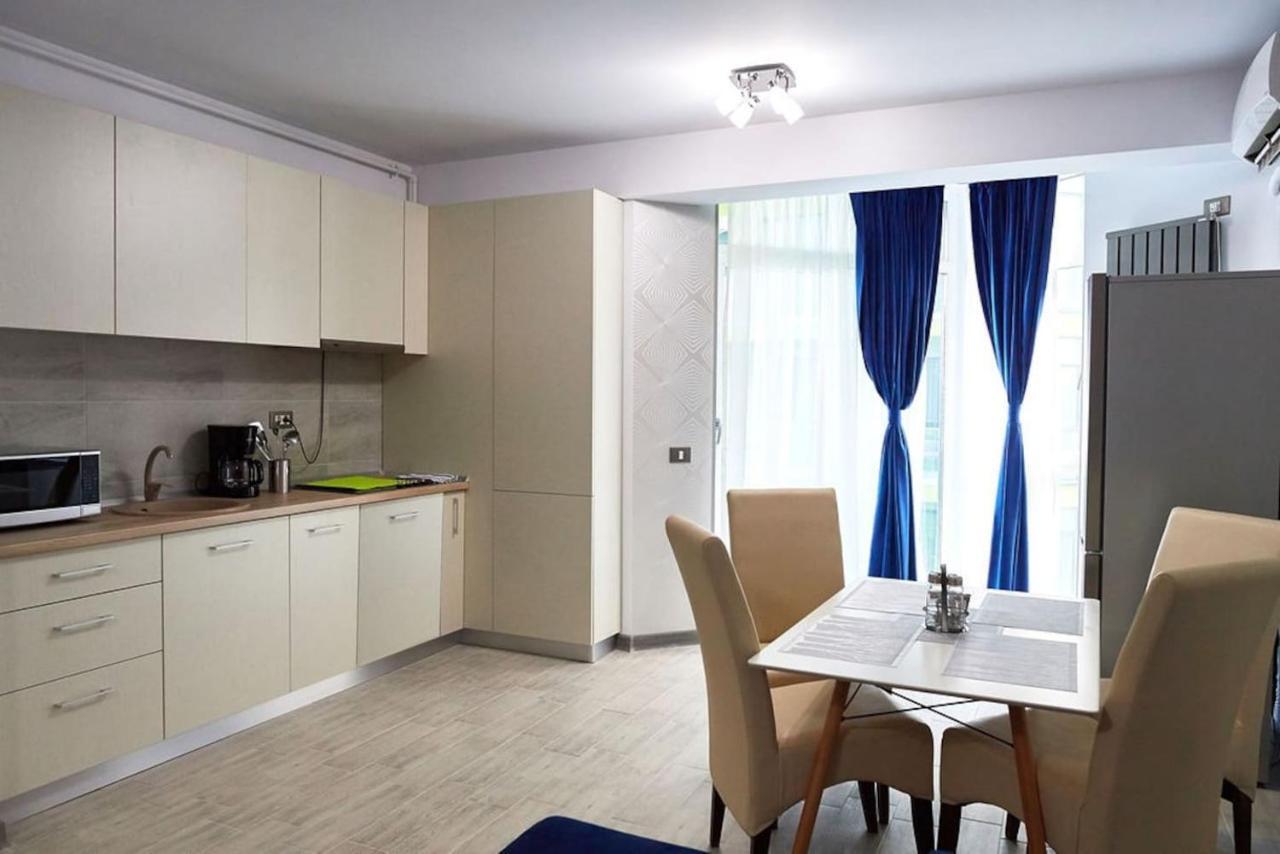Blue Apartment In Spa N Pool Beach Resort Năvodari Extérieur photo