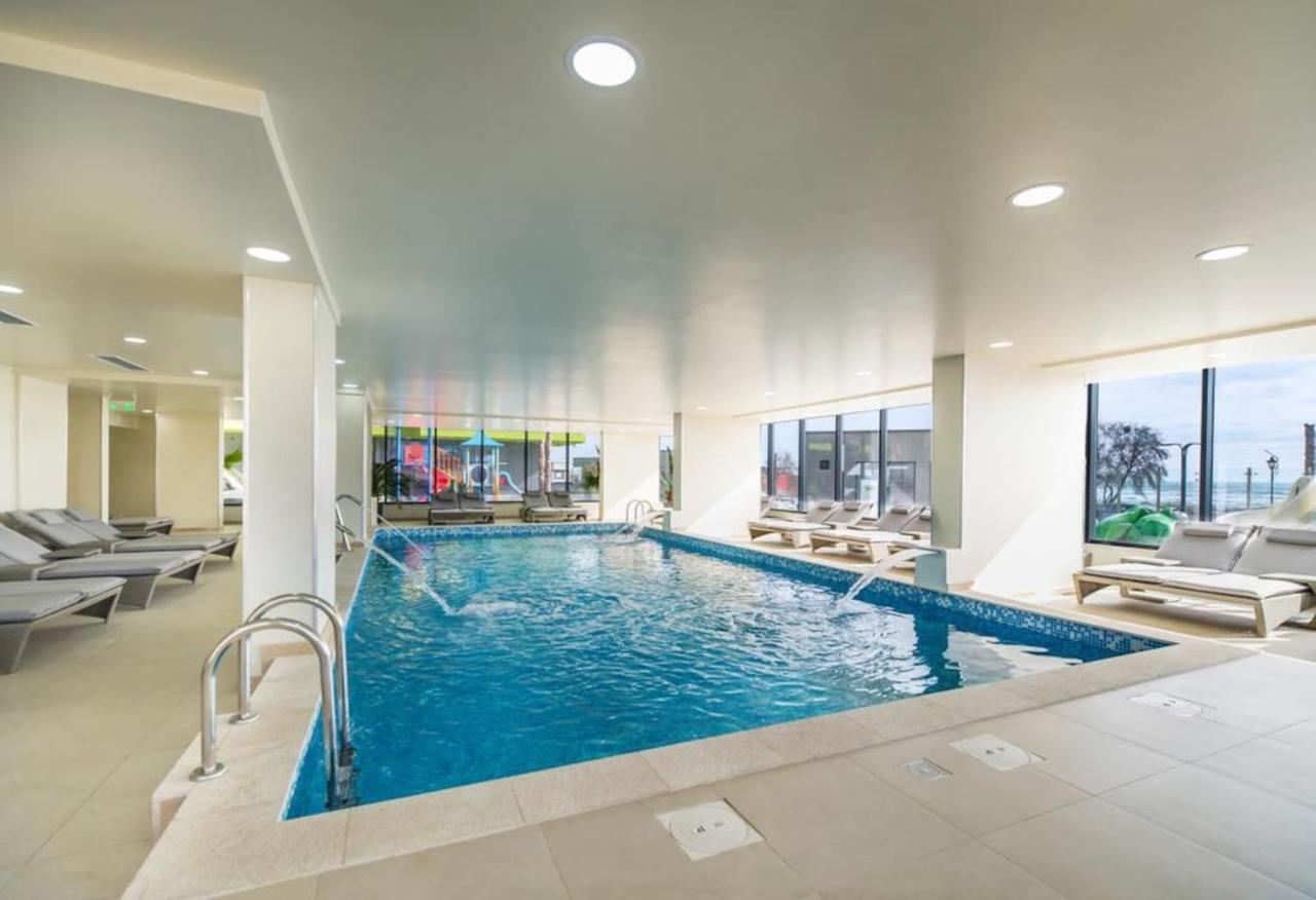 Blue Apartment In Spa N Pool Beach Resort Năvodari Extérieur photo