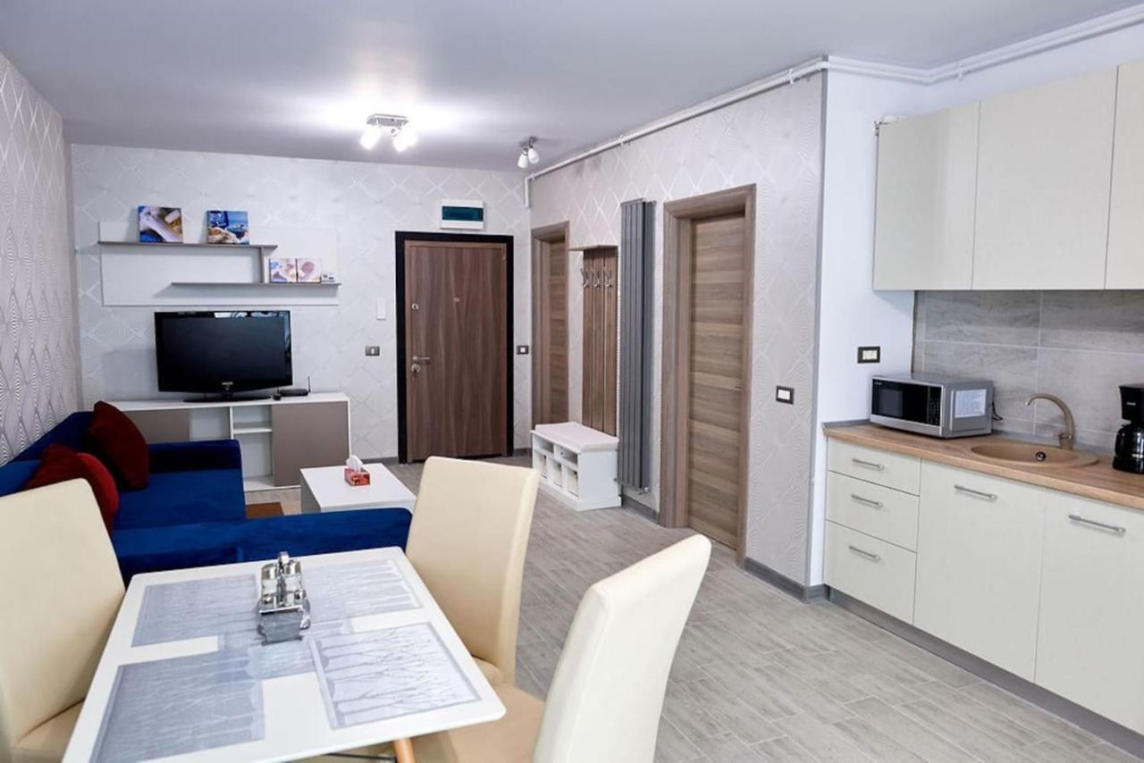 Blue Apartment In Spa N Pool Beach Resort Năvodari Extérieur photo